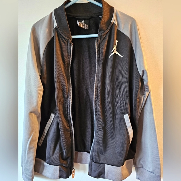 Gently Used-Jordan Jacket-Boy's School Age Child Size Large 6-7 Years Old Black - Picture 3 of 4
